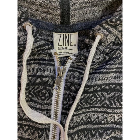 Zumiez Zine print zip-up hoodie size XS - Picture 2 of 2